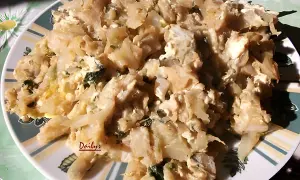 Délicieuse recette de chou blanc sauté avec des œufs et des herbes. Un plat simple et savoureux.