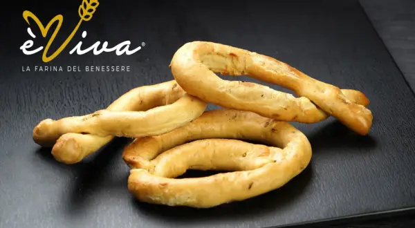 Délicieux taralli, parfaits pour une recette simple et savoureuse. Le logo "éViva" est visible.